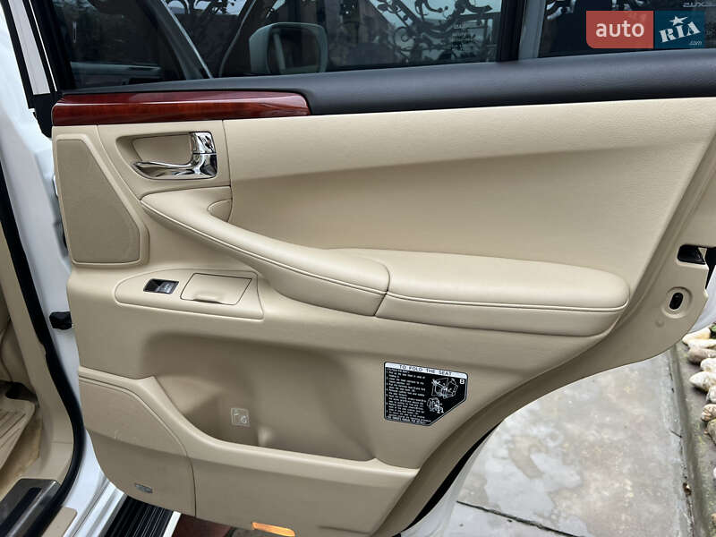 Внедорожник / Кроссовер Lexus LX 2008 в Черновцах