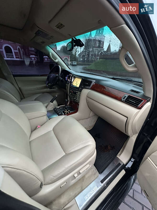 Внедорожник / Кроссовер Lexus LX 2008 в Днепре