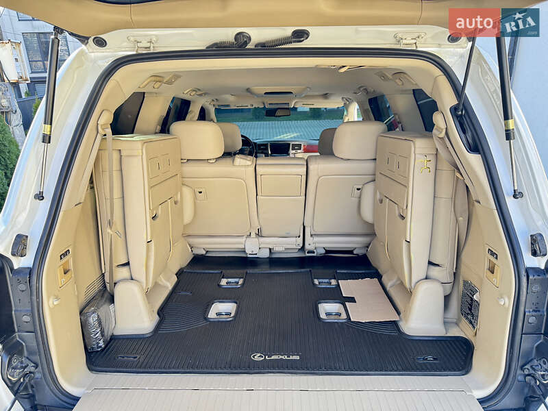 Позашляховик / Кросовер Lexus LX 2008 в Чернівцях