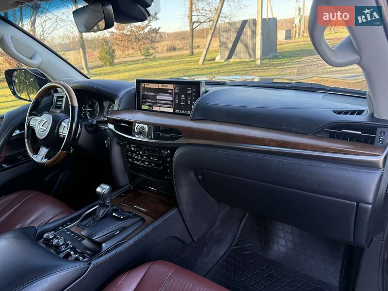 Внедорожник / Кроссовер Lexus LX 2017 в Ивано-Франковске