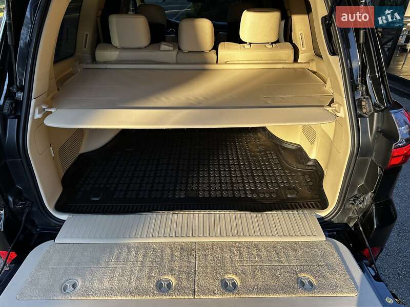 Позашляховик / Кросовер Lexus LX 2015 в Києві