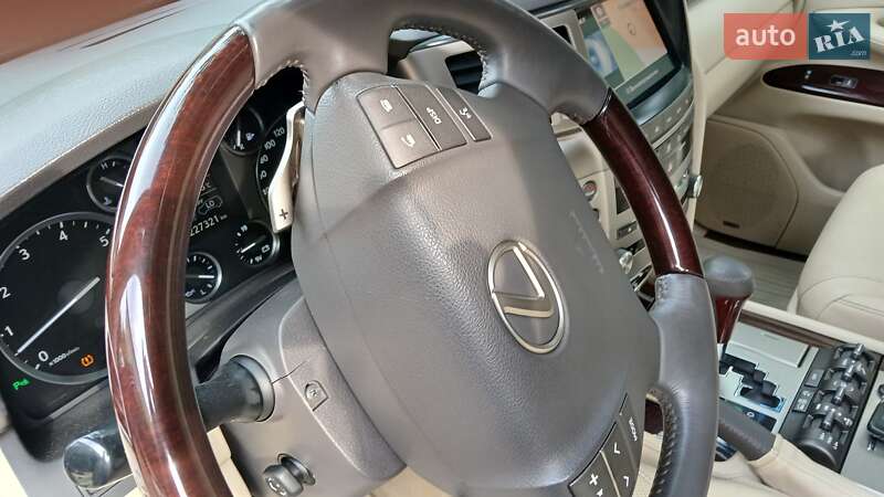 Позашляховик / Кросовер Lexus LX 2013 в Харкові