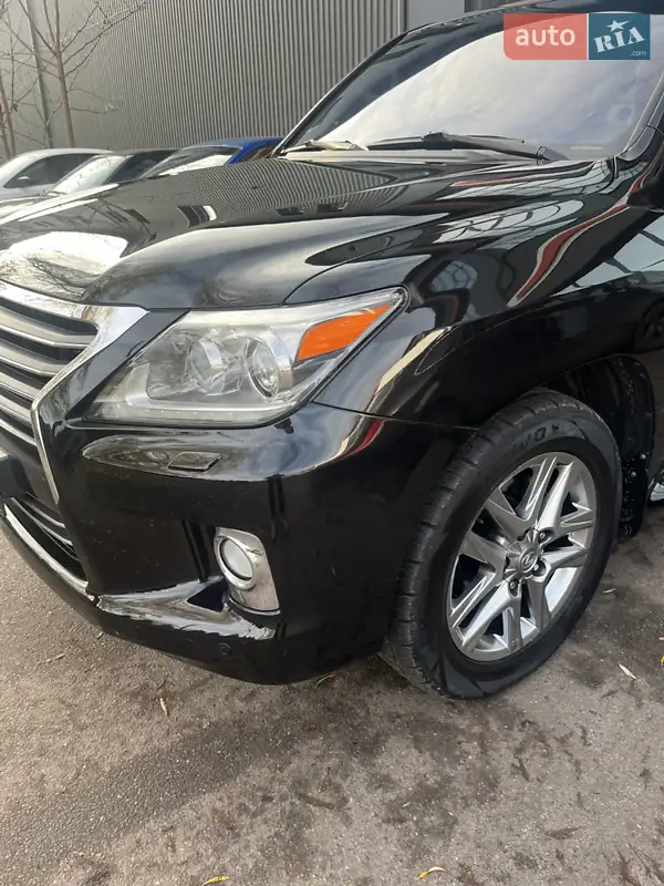Lexus LX