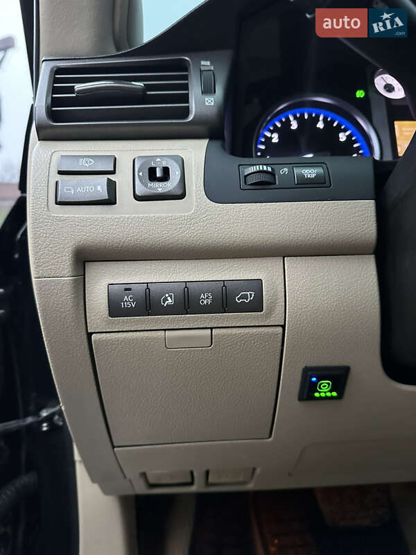 Внедорожник / Кроссовер Lexus LX 2008 в Днепре