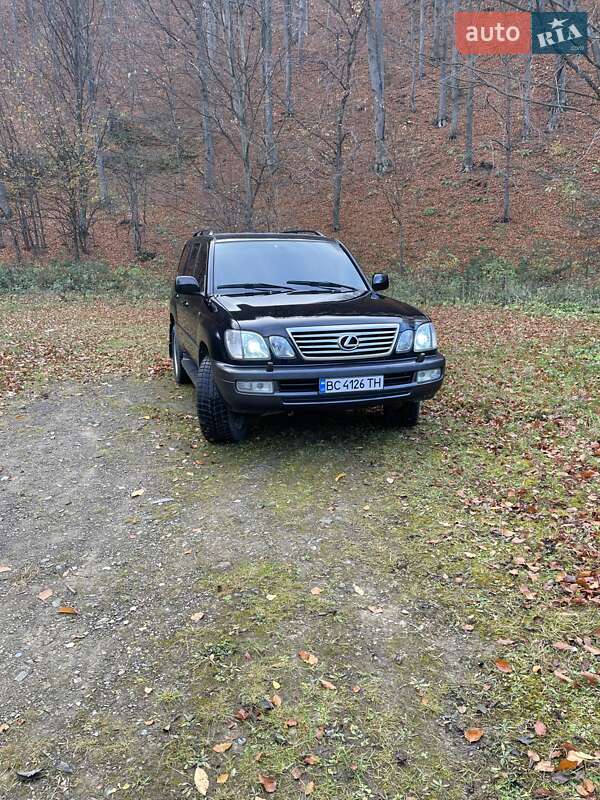Позашляховик / Кросовер Lexus LX 2004 в Косові