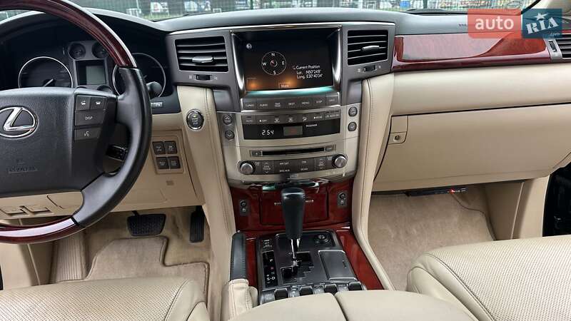 Позашляховик / Кросовер Lexus LX 2008 в Івано-Франківську