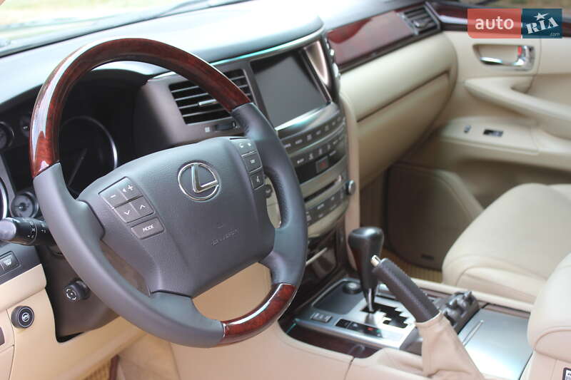 Внедорожник / Кроссовер Lexus LX 2010 в Днепре