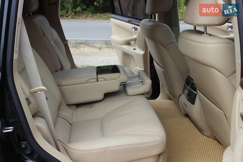 Внедорожник / Кроссовер Lexus LX 2010 в Днепре