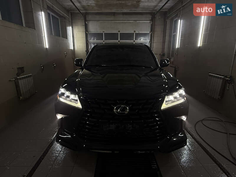 Внедорожник / Кроссовер Lexus LX 2016 в Умани