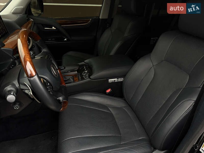 Внедорожник / Кроссовер Lexus LX 2016 в Умани