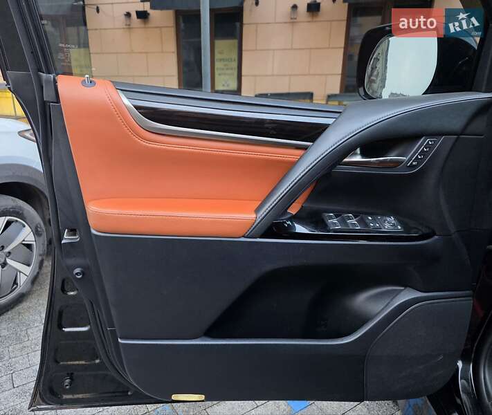 Внедорожник / Кроссовер Lexus LX 2015 в Одессе