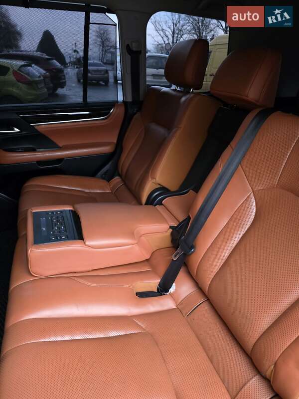 Внедорожник / Кроссовер Lexus LX 2015 в Одессе