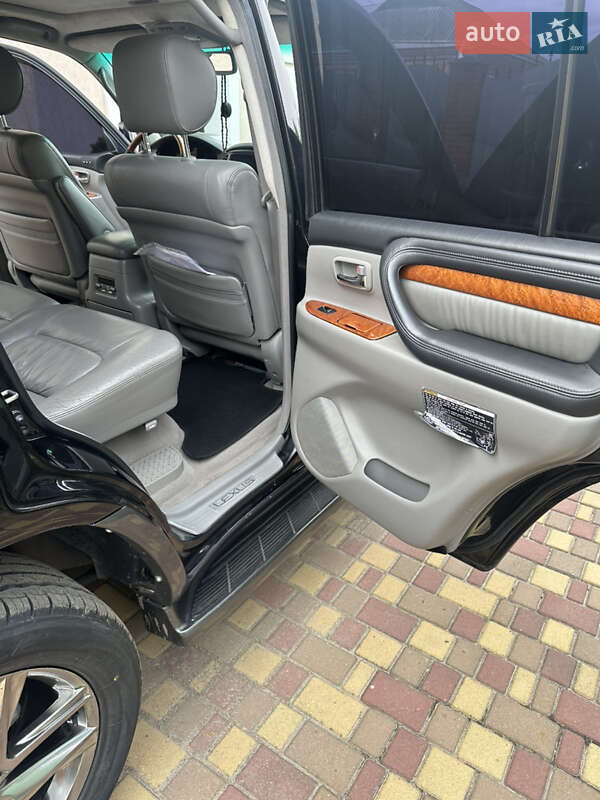 Внедорожник / Кроссовер Lexus LX 2006 в Новомиргороде