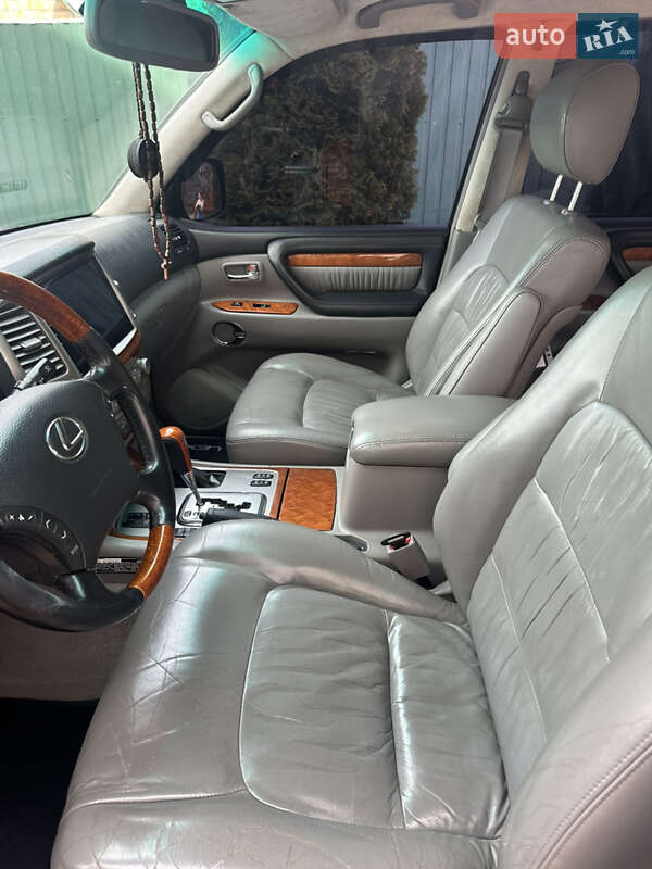 Внедорожник / Кроссовер Lexus LX 2006 в Новомиргороде