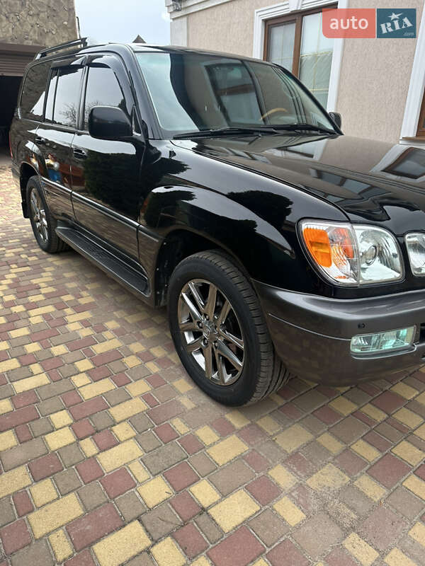 Внедорожник / Кроссовер Lexus LX 2006 в Новомиргороде