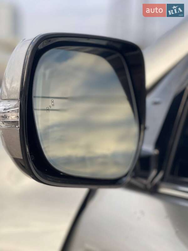 Позашляховик / Кросовер Lexus LX 2016 в Києві