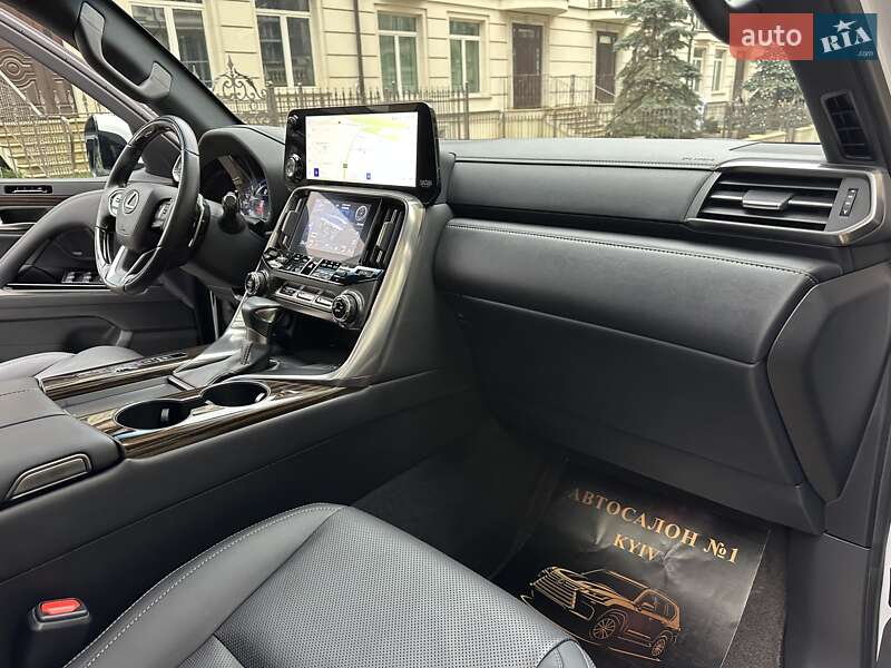 Внедорожник / Кроссовер Lexus LX 2022 в Киеве