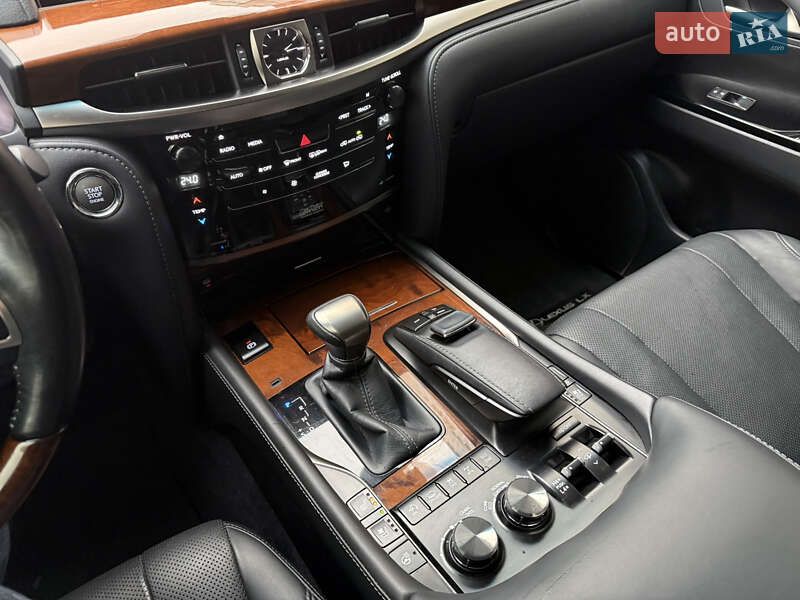 Внедорожник / Кроссовер Lexus LX 2016 в Умани