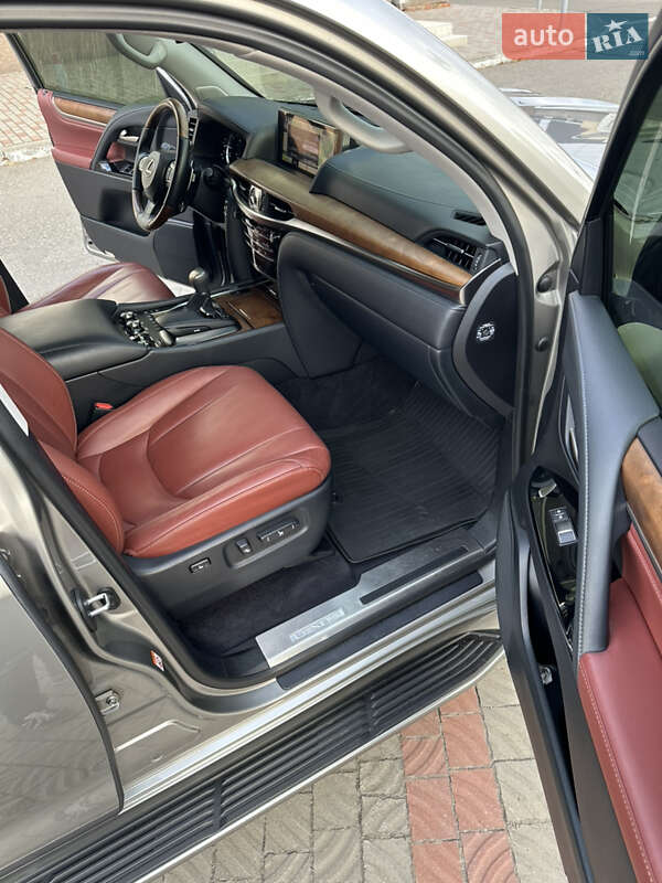 Внедорожник / Кроссовер Lexus LX 2016 в Днепре