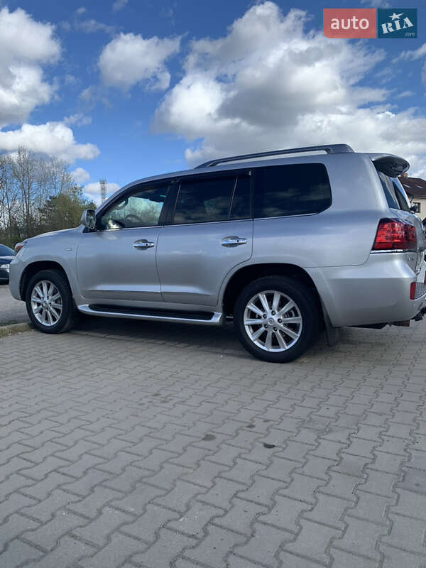 Внедорожник / Кроссовер Lexus LX 2008 в Рахове
