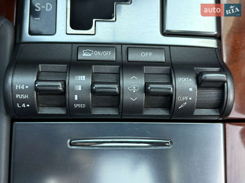 Внедорожник / Кроссовер Lexus LX 2008 в Стрые