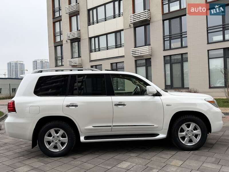 Внедорожник / Кроссовер Lexus LX 2008 в Киеве