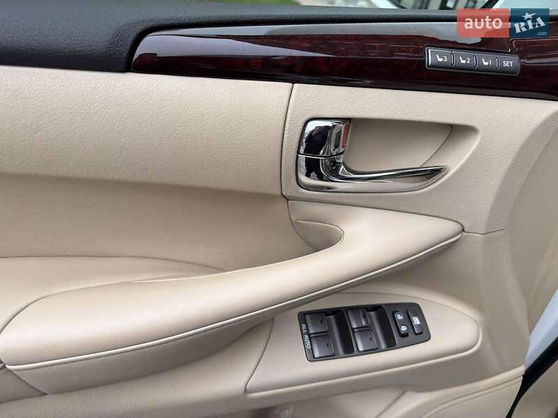 Внедорожник / Кроссовер Lexus LX 2008 в Киеве