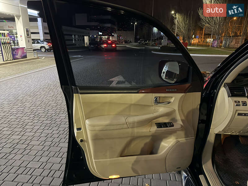 Внедорожник / Кроссовер Lexus LX 2008 в Одессе