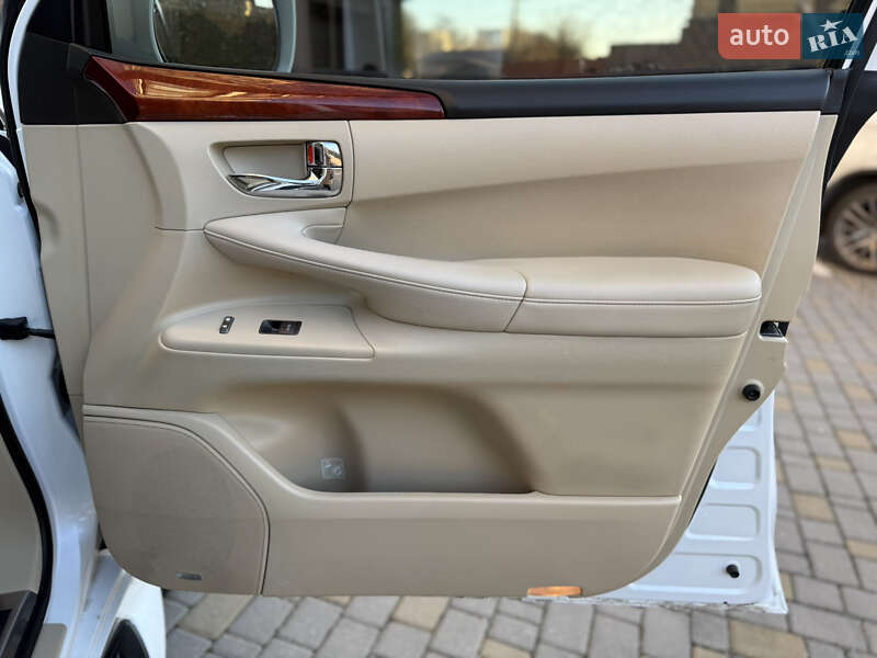 Внедорожник / Кроссовер Lexus LX 2008 в Виннице