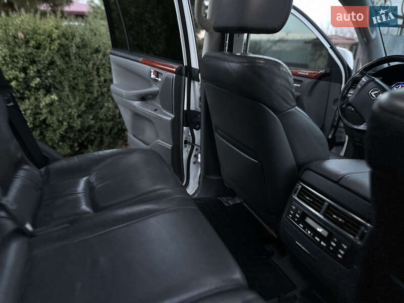 Внедорожник / Кроссовер Lexus LX 2008 в Тернополе