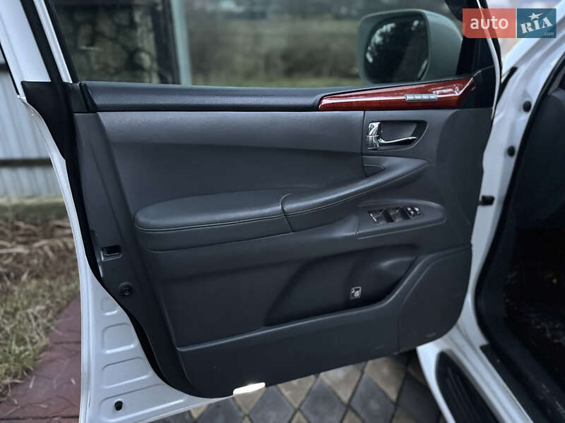 Внедорожник / Кроссовер Lexus LX 2008 в Тернополе