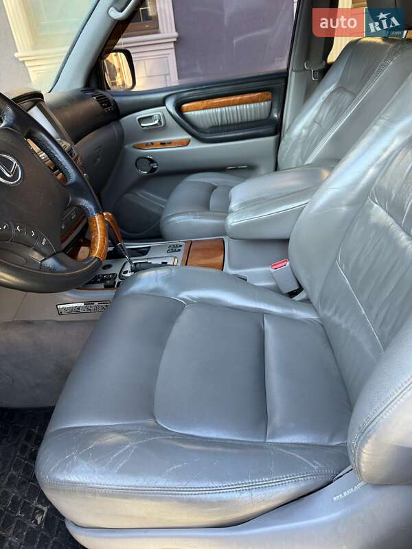 Внедорожник / Кроссовер Lexus LX 2005 в Косове