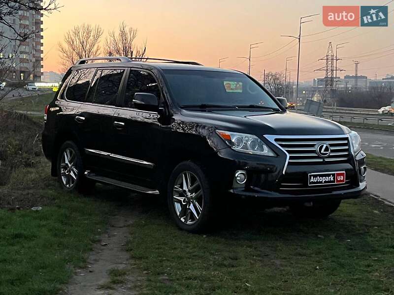 Внедорожник / Кроссовер Lexus LX 2013 в Киеве