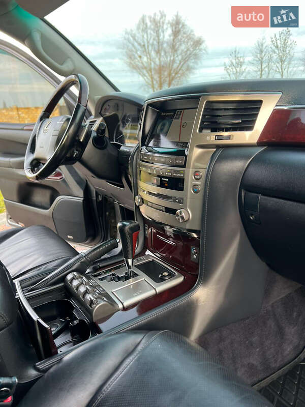 Внедорожник / Кроссовер Lexus LX 2014 в Нововолынске фото 31 Внедорожник / Кроссовер Lexus LX 2014 в Нововолынске