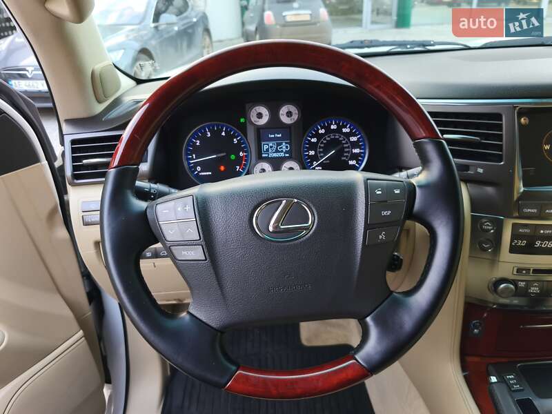 Позашляховик / Кросовер Lexus LX 2010 в Дніпрі