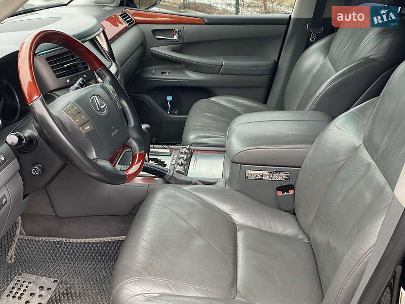 Внедорожник / Кроссовер Lexus LX 2008 в Ровно