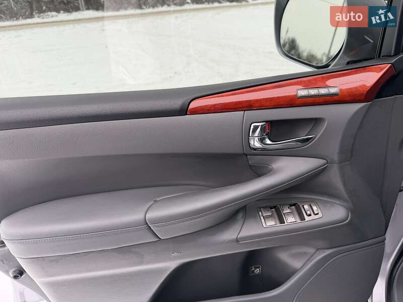 Внедорожник / Кроссовер Lexus LX 2008 в Киеве