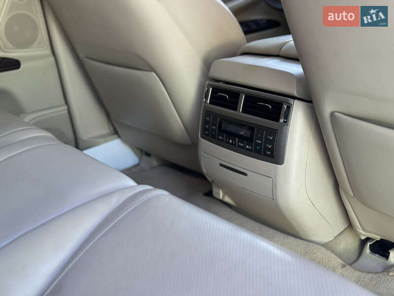 Внедорожник / Кроссовер Lexus LX 2013 в Киеве