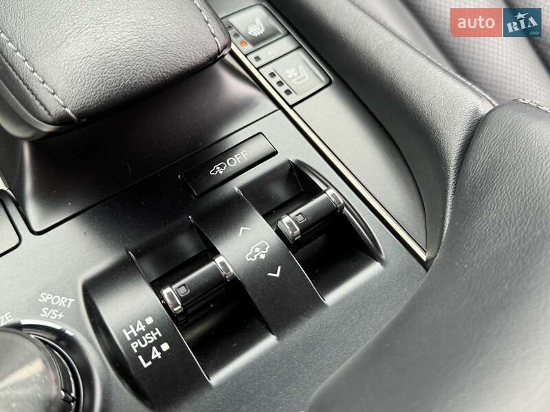 Внедорожник / Кроссовер Lexus LX 2017 в Киеве