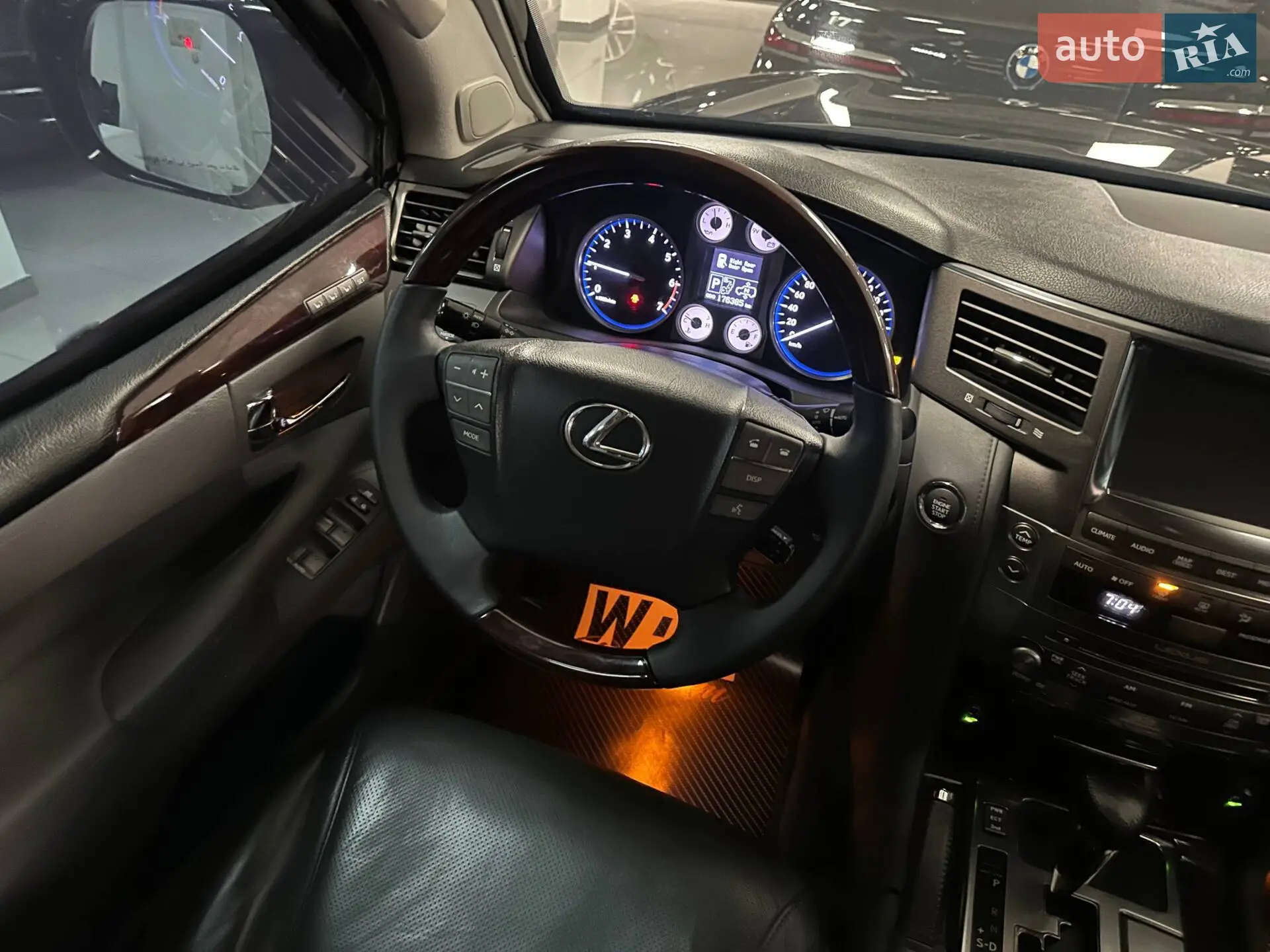 2010 Lexus LX - мініатюра 24