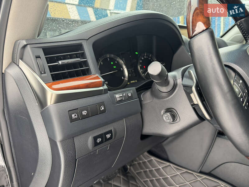 Внедорожник / Кроссовер Lexus LX 2015 в Киеве