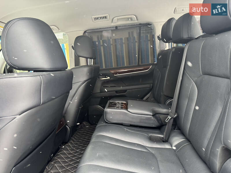 Внедорожник / Кроссовер Lexus LX 2015 в Киеве