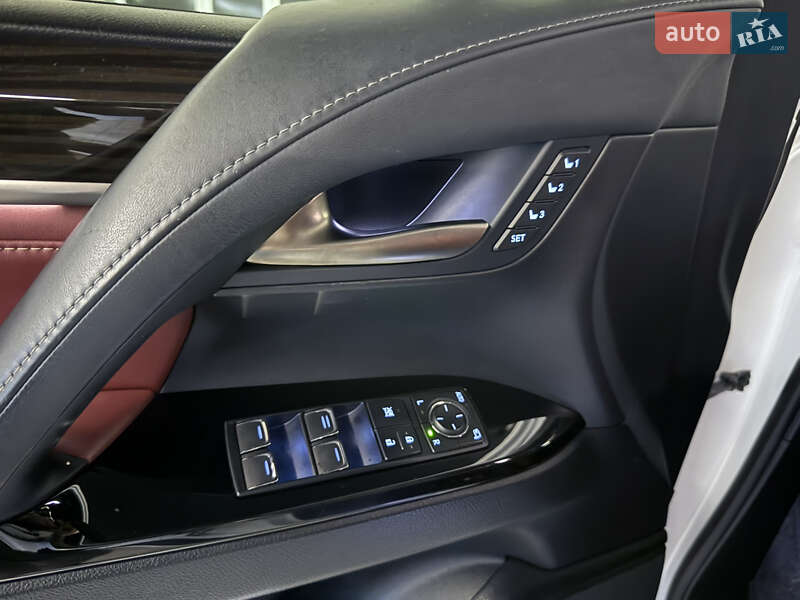 Внедорожник / Кроссовер Lexus LX 2020 в Одессе