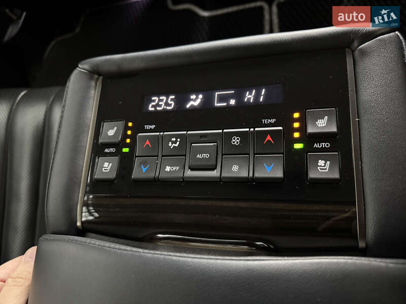 Позашляховик / Кросовер Lexus LX 2015 в Одесі