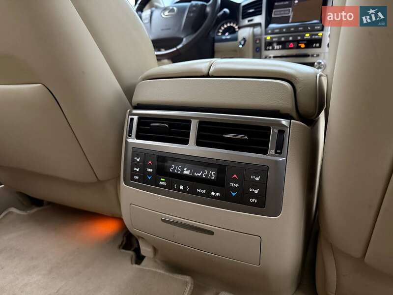 Внедорожник / Кроссовер Lexus LX 2012 в Киеве