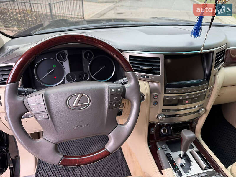 Внедорожник / Кроссовер Lexus LX 2013 в Одессе