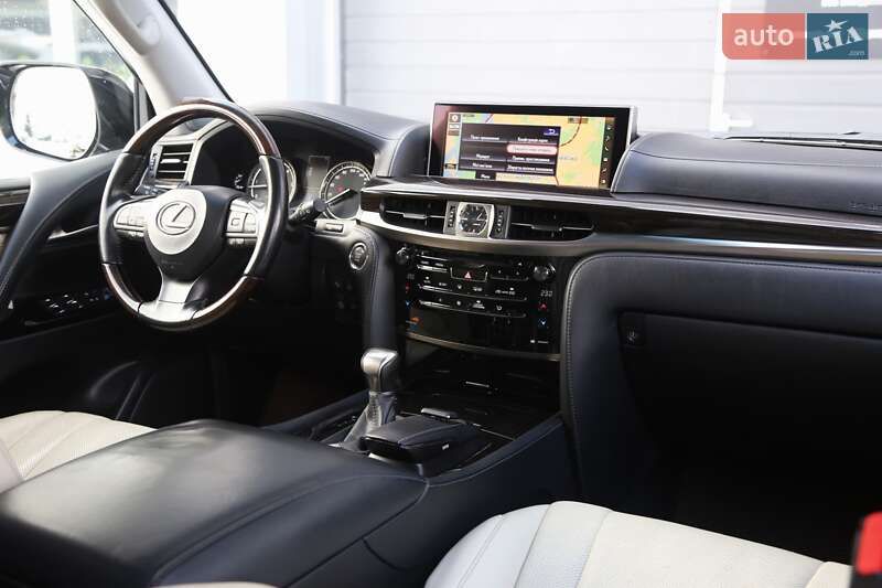 Внедорожник / Кроссовер Lexus LX 2016 в Киеве