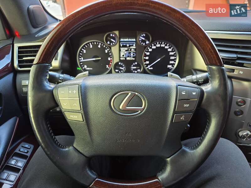 Внедорожник / Кроссовер Lexus LX 2014 в Пирятине