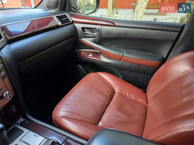 Внедорожник / Кроссовер Lexus LX 2014 в Пирятине