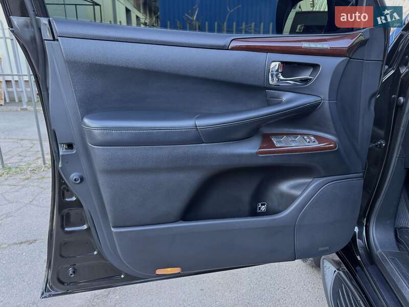 Внедорожник / Кроссовер Lexus LX 2013 в Кривом Роге